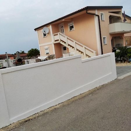 Apartmani Darija Vir Esterno foto