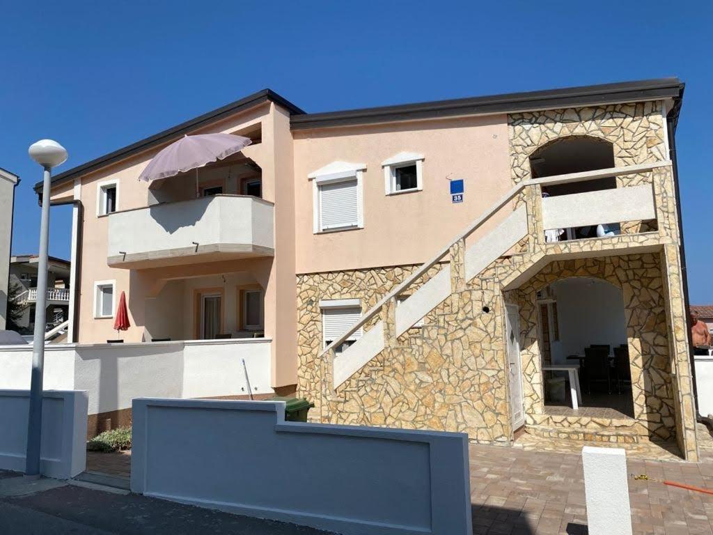 Apartmani Darija Vir Esterno foto